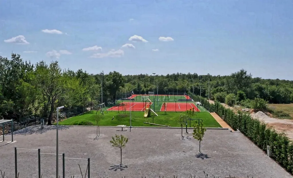 Spacious Holiday Villa with Pool in Kanfanar