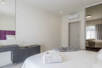 Seafront Family Villa with Pool in Kaštel Kambelovac