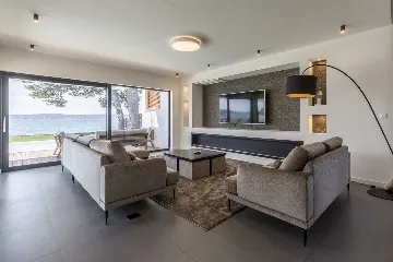 Seafront Family Villa with Pool in Kaštel Kambelovac