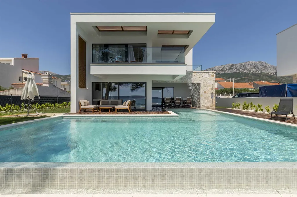 Seafront Family Villa with Pool in Kaštel Kambelovac