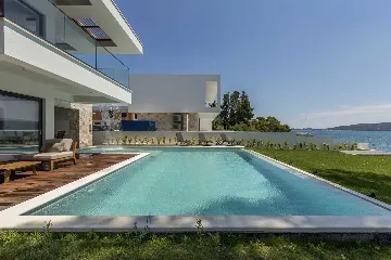 Seafront Family Villa with Pool in Kaštel Kambelovac