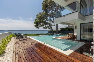 Seafront Family Villa with Pool in Kaštel Kambelovac