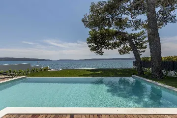 Seafront Family Villa with Pool in Kaštel Kambelovac