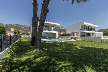 Seafront Family Villa with Pool in Kaštel Kambelovac
