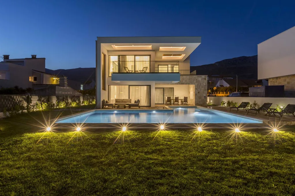 Seafront Family Villa with Pool in Kaštel Kambelovac