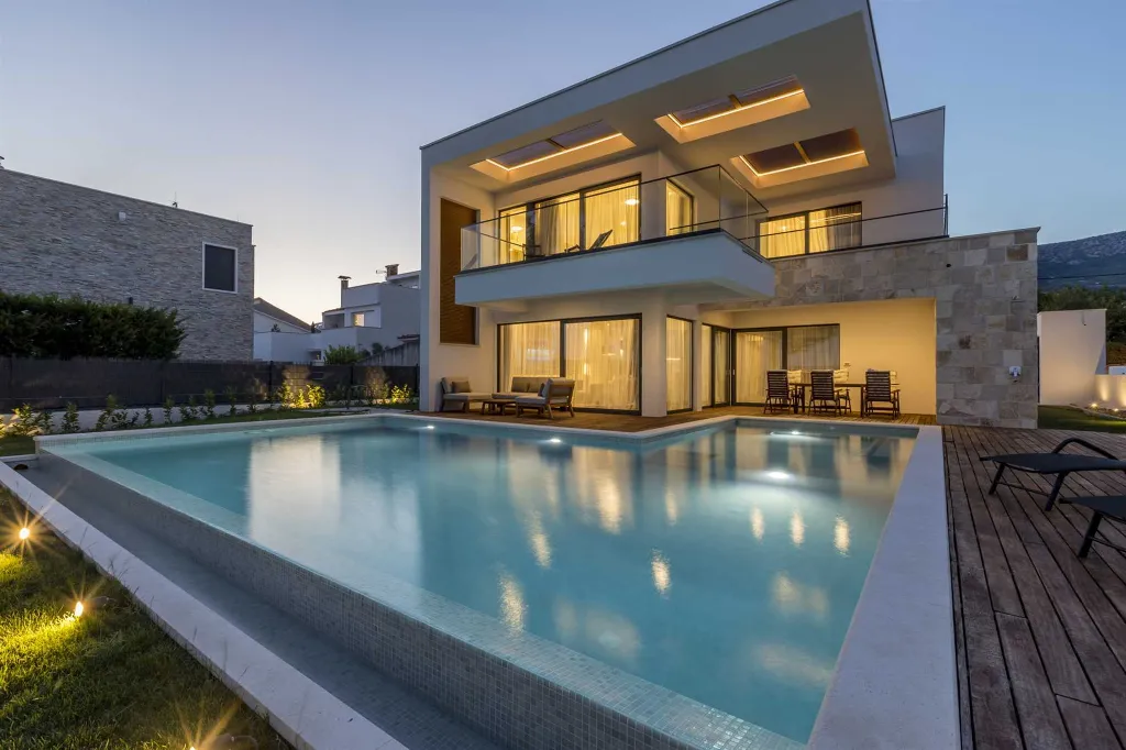 Seafront Family Villa with Pool in Kaštel Kambelovac