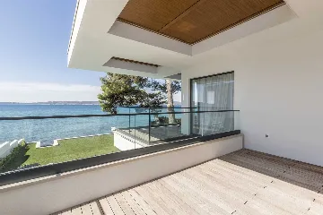 Seafront Family Villa with Pool in Kaštel Kambelovac