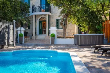 Seaside Family Villa with Pool in Trogir