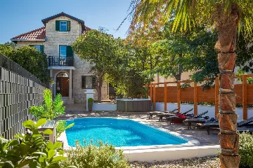 Seaside Family Villa with Pool in Trogir