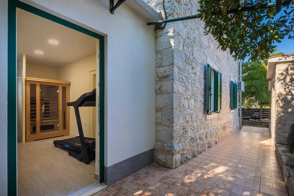 Seaside Family Villa with Pool in Trogir
