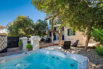 Seaside Family Villa with Pool in Trogir