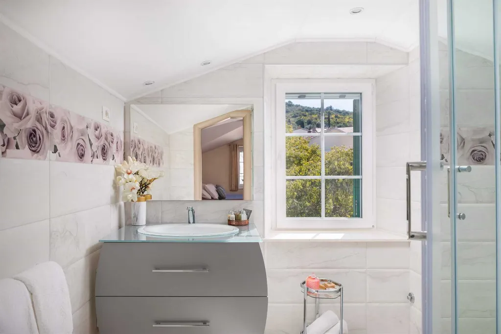 Seaside Family Villa with Pool in Trogir