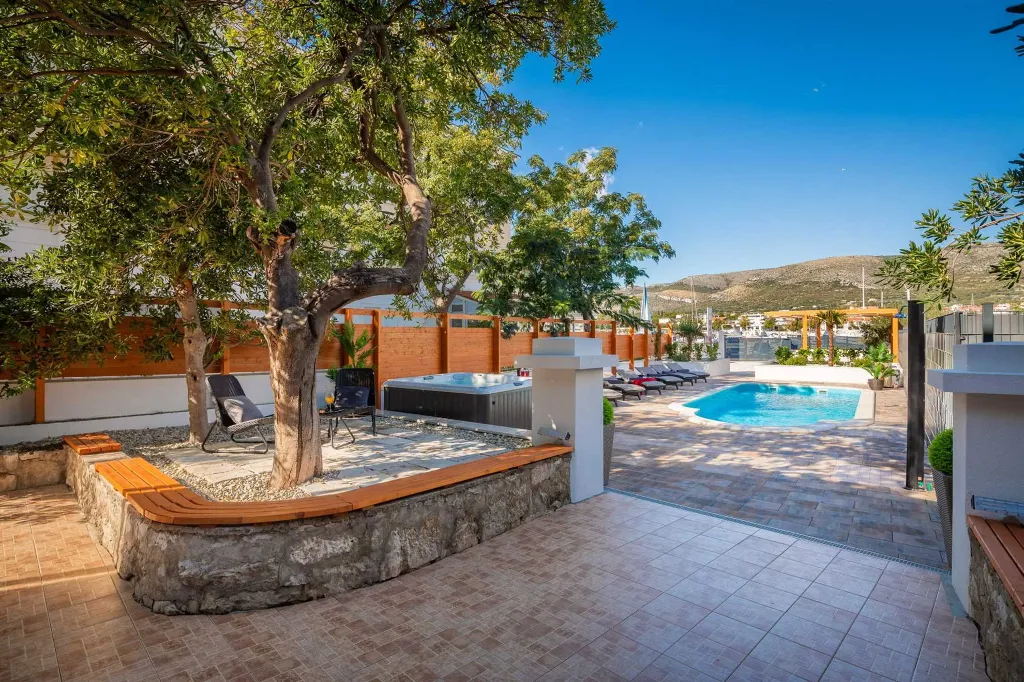 Seaside Family Villa with Pool in Trogir