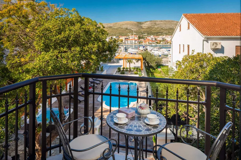 Seaside Family Villa with Pool in Trogir