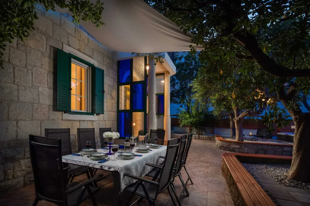 Seaside Family Villa with Pool in Trogir