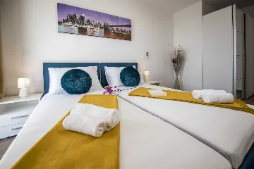 Contemporary 4-Bedroom Villa with Pool in Novalja