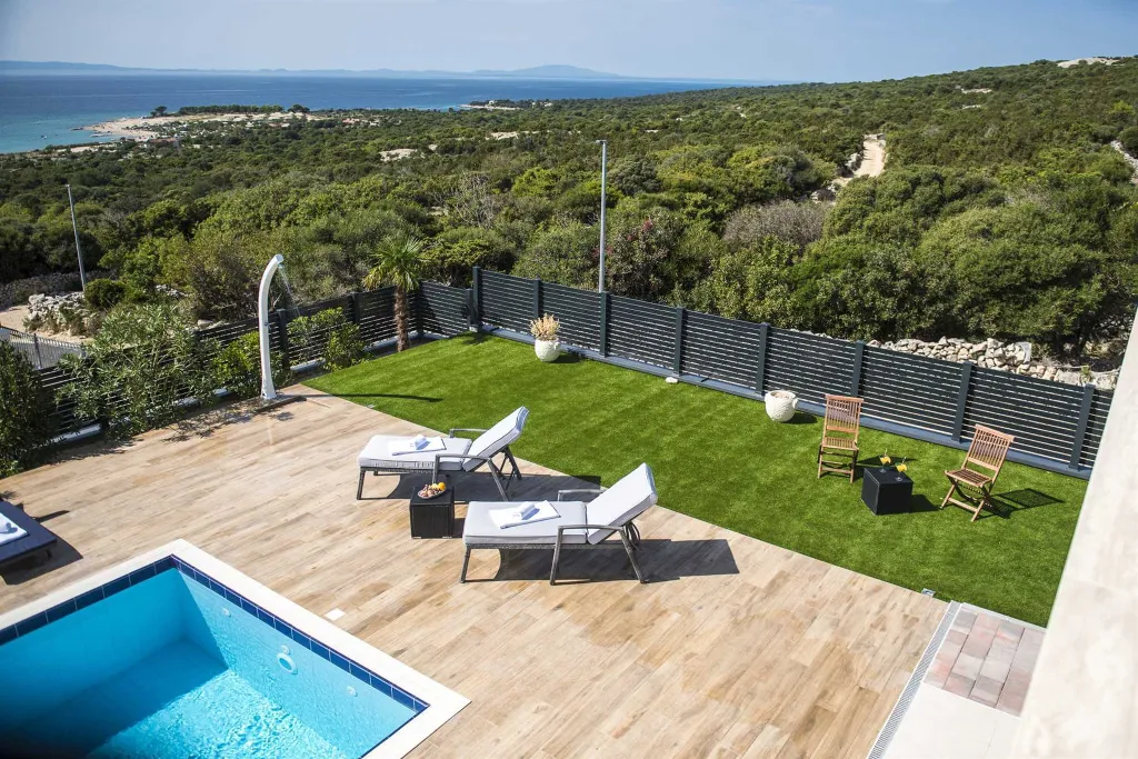 Contemporary 4-Bedroom Villa with Pool in Novalja