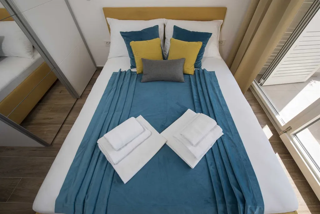 Contemporary 4-Bedroom Villa with Pool in Novalja