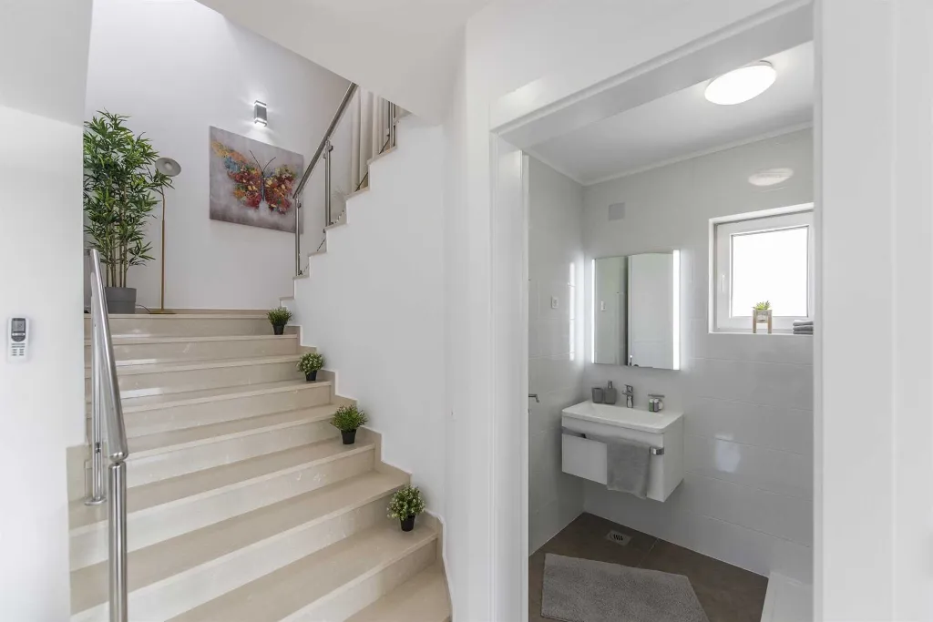 Contemporary 4-Bedroom Villa with Pool in Novalja