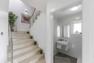 Contemporary 4-Bedroom Villa with Pool in Novalja