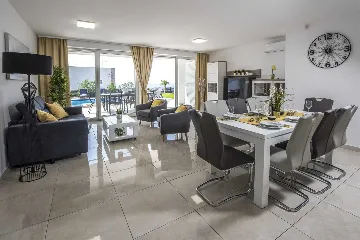 Contemporary 4-Bedroom Villa with Pool in Novalja