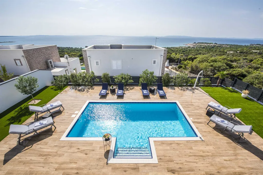Contemporary 4-Bedroom Villa with Pool in Novalja