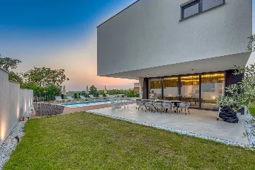Modern 4-Bedroom Villa in Rovinjsko Selo, Croatia