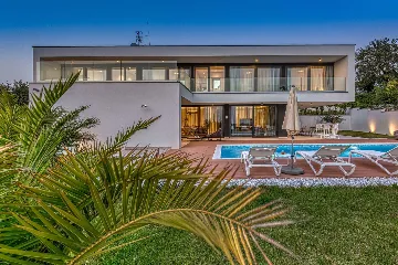 Modern 4-Bedroom Villa in Rovinjsko Selo, Croatia