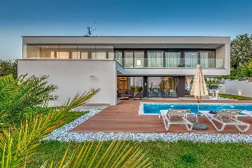 Modern 4-Bedroom Villa in Rovinjsko Selo, Croatia
