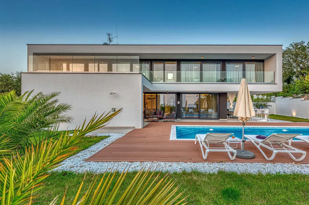 Modern 4-Bedroom Villa in Rovinjsko Selo, Croatia