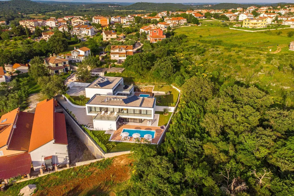 Modern 4-Bedroom Villa in Rovinjsko Selo, Croatia