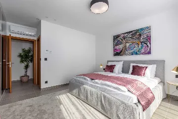 Modern 4-Bedroom Villa in Rovinjsko Selo, Croatia