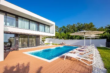 Modern 4-Bedroom Villa in Rovinjsko Selo, Croatia