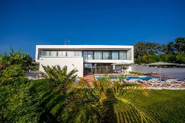 Modern 4-Bedroom Villa in Rovinjsko Selo, Croatia