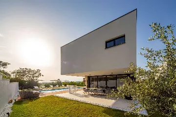 Modern 4-Bedroom Villa in Rovinjsko Selo, Croatia