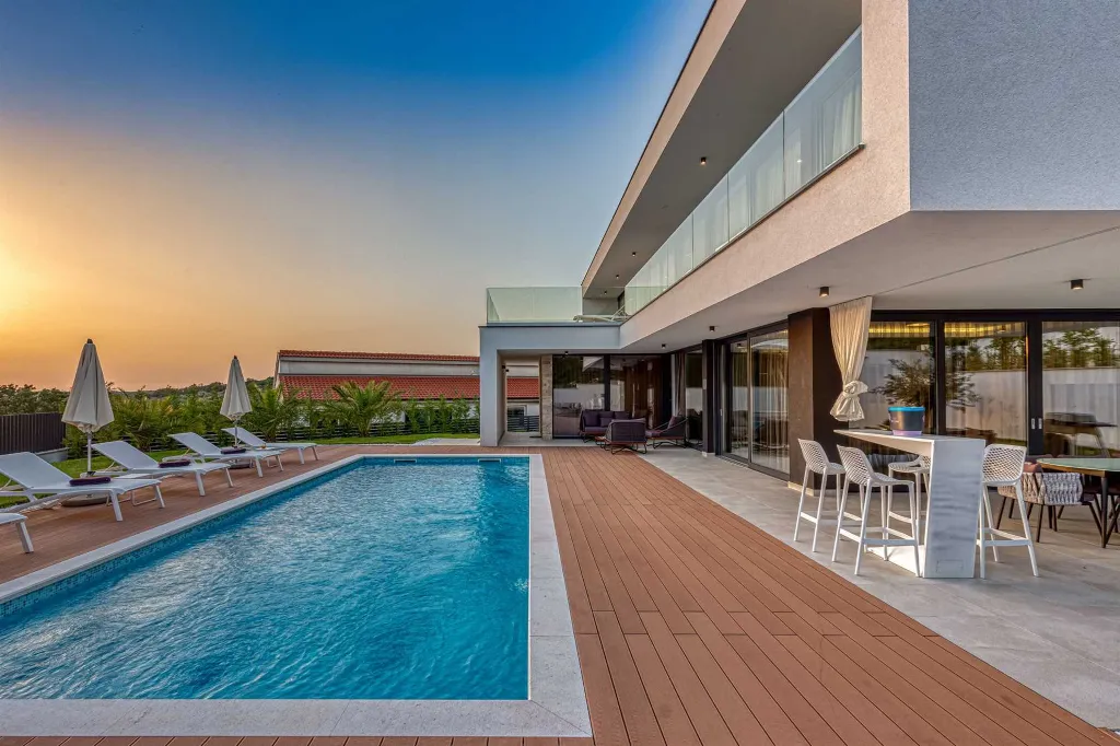 Modern 4-Bedroom Villa in Rovinjsko Selo, Croatia