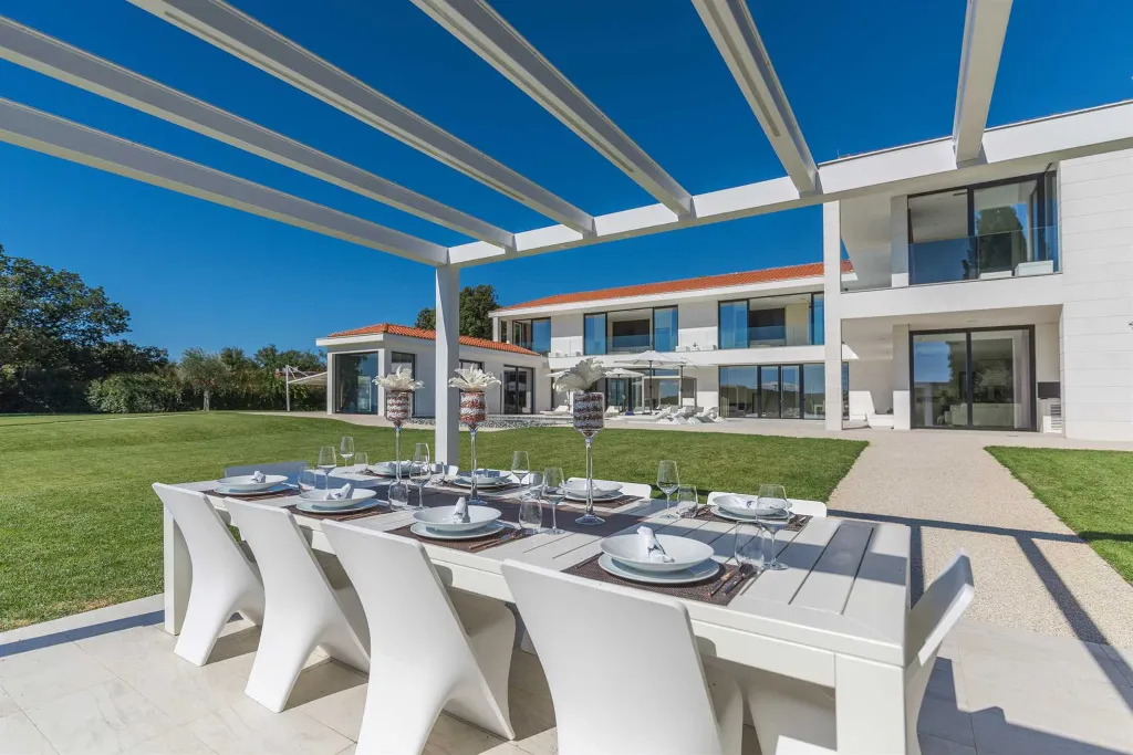 Private Seaside Villa Retreat with Pool in Vrsar