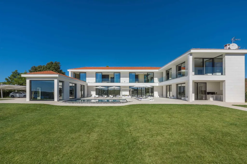 Private Seaside Villa Retreat with Pool in Vrsar