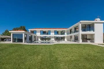 Private Seaside Villa Retreat with Pool in Vrsar