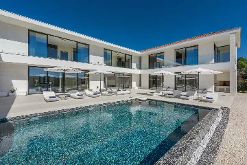 Private Seaside Villa Retreat with Pool in Vrsar