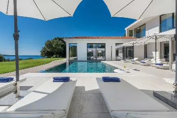 Private Seaside Villa Retreat with Pool in Vrsar