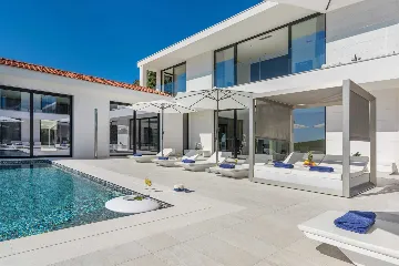 Private Seaside Villa Retreat with Pool in Vrsar