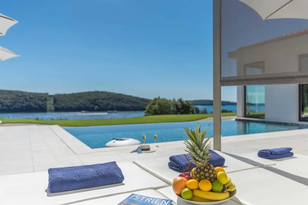 Private Seaside Villa Retreat with Pool in Vrsar