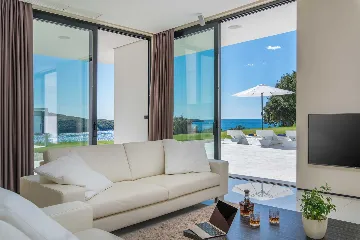 Private Seaside Villa Retreat with Pool in Vrsar