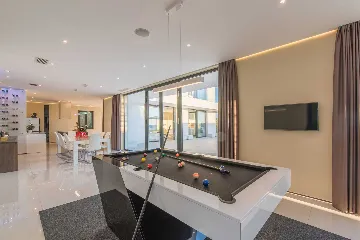 Private Seaside Villa Retreat with Pool in Vrsar