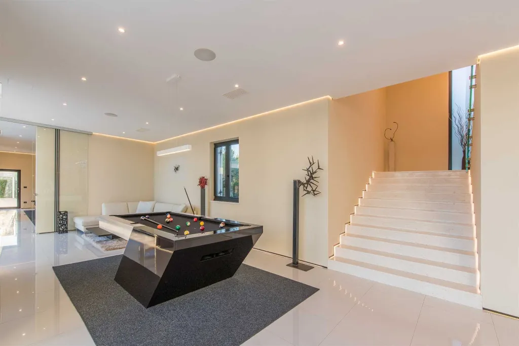 Private Seaside Villa Retreat with Pool in Vrsar