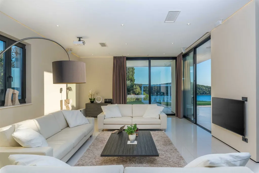 Private Seaside Villa Retreat with Pool in Vrsar