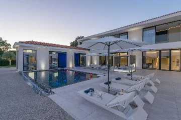 Private Seaside Villa Retreat with Pool in Vrsar