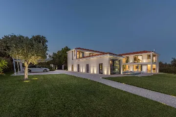 Private Seaside Villa Retreat with Pool in Vrsar