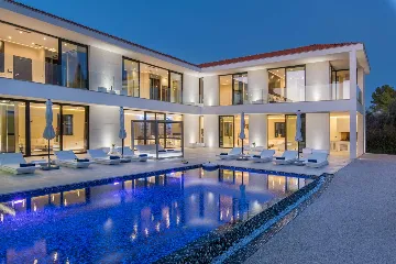 Private Seaside Villa Retreat with Pool in Vrsar